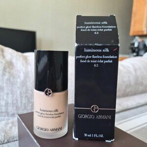 Giorgio Armani Luminous Silk Foundation